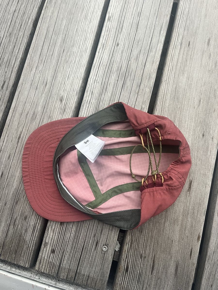 Buff Copricapi, berretti & cappellini: Buff Cap, Rot/Rosa – Usato da Andermatt venduto da pau_sc9r 1