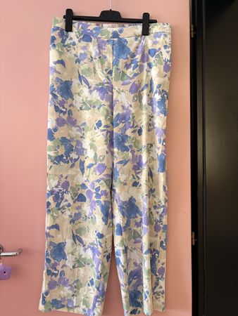 Pantaloni a fiori multicolore 