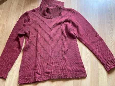 Wunderschöner handgestrickter Pullover
