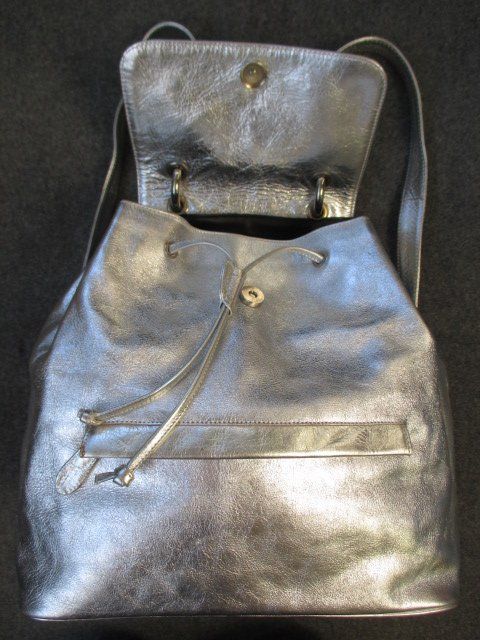 Bally Rucksäcke: BALLY - Leder Rucksack silberfarben – Gebraucht aus Wetzikon ZH von icewear 1