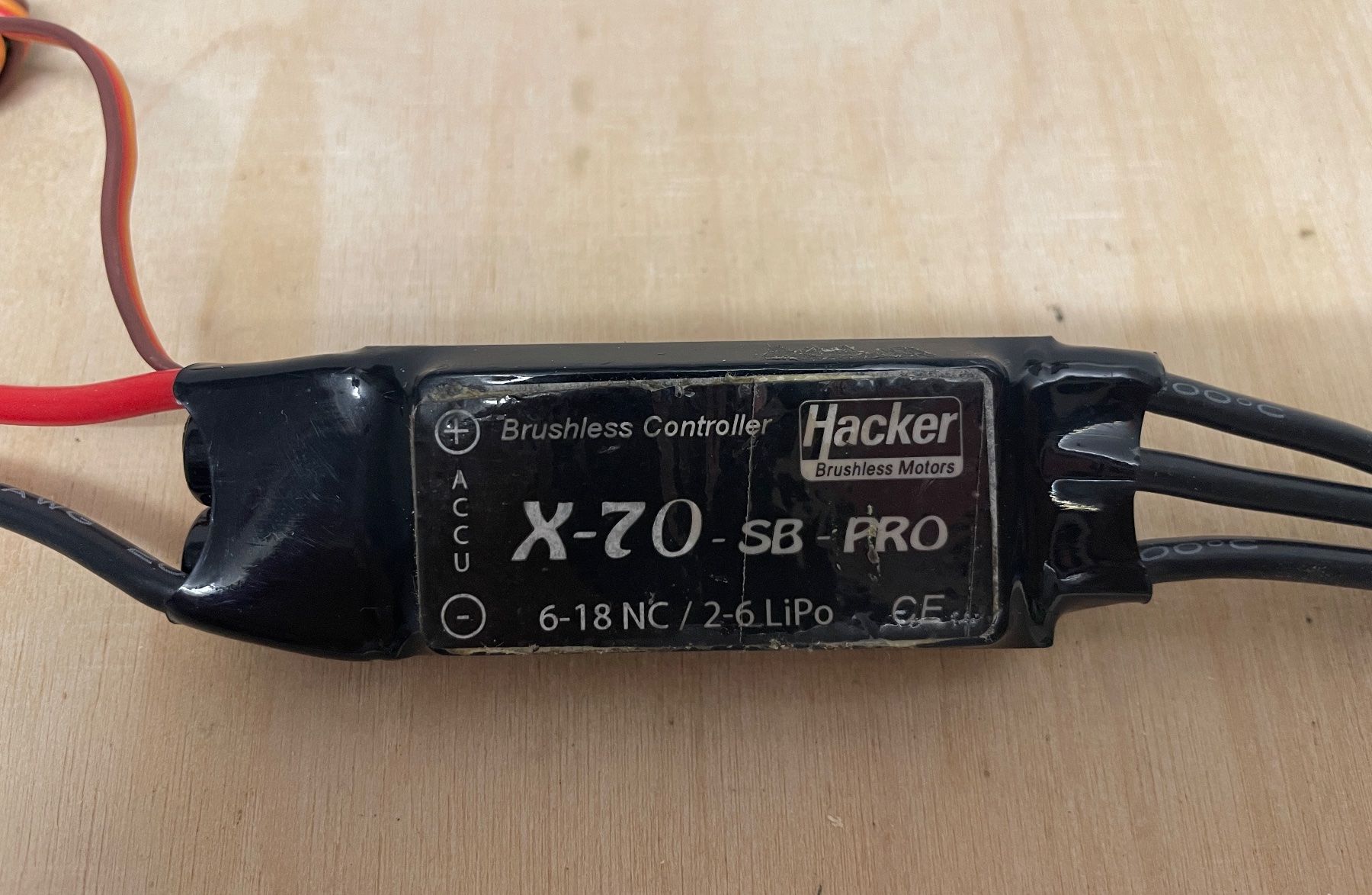 Modellismo RC: Hacker Brushless Regler X-70 SB Pro – Usato da Zürich venduto da Mittelding