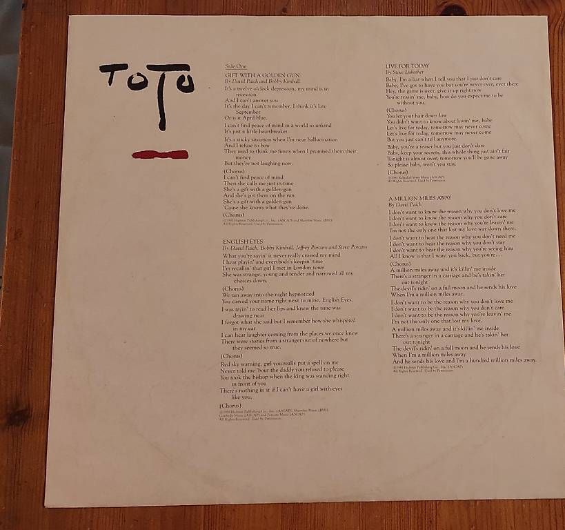 Vinyles: TOTO: Turn back LP (1981) – D'occasion à NENDELN par Vinylandmote 1