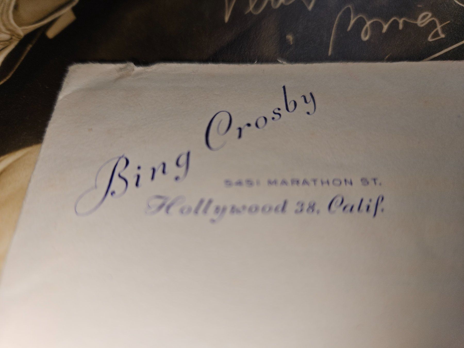 Autogramme: 2 Bing Crosby Briefe, handsigniert m. Couvert Calif. 1950 – Gebraucht aus Gunzwil von Charro03 1