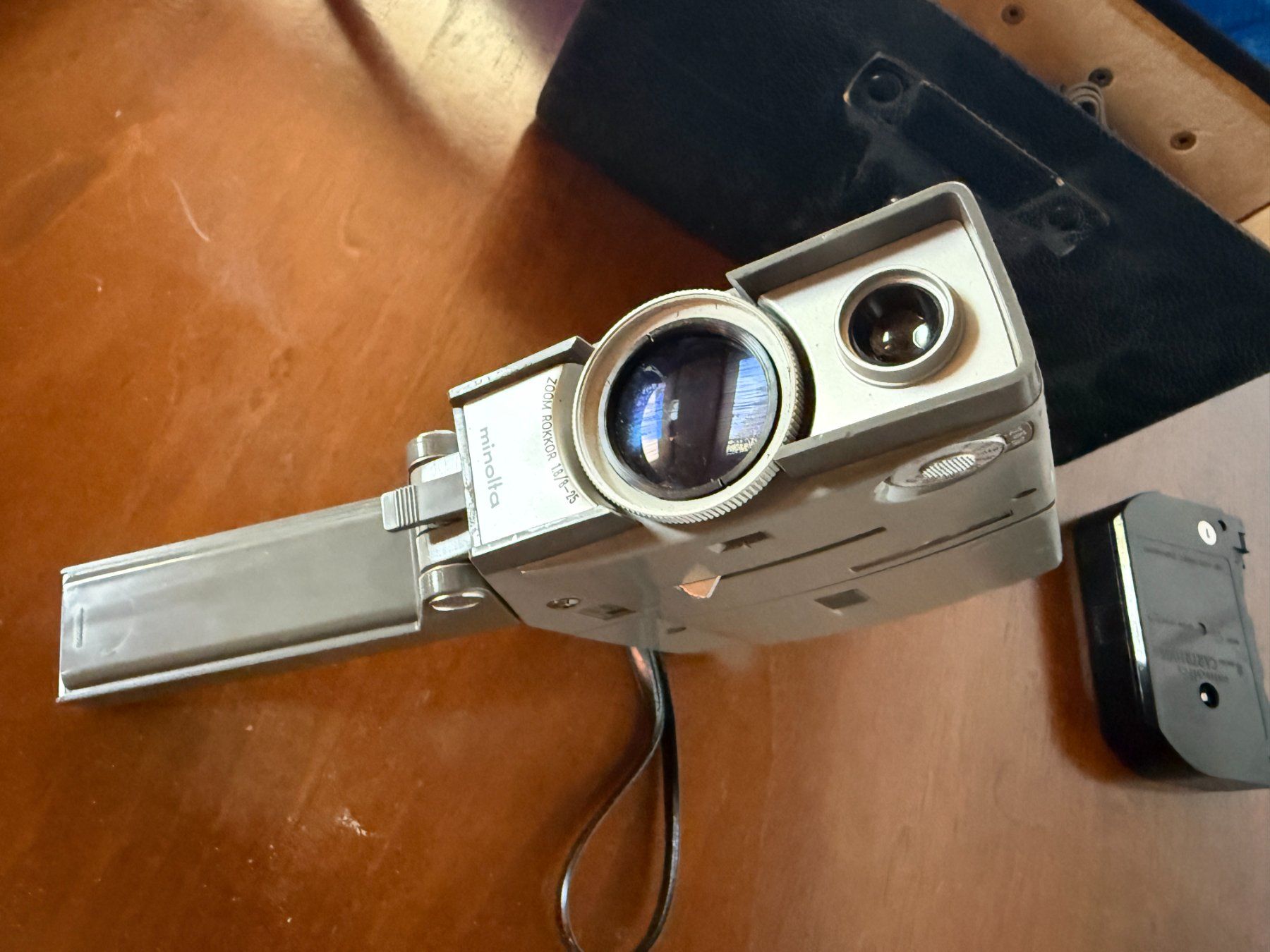 Minolta Camcorder: Camera vidéo Minolta Minoltina 8 vintage – Gebraucht aus Founex von MaevaMatahi