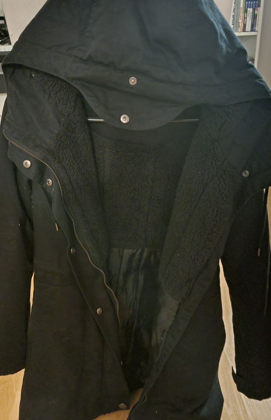 Only Cappotti: Only Damen Winterjacke Gr. M warm Teddyfutter schwarz – Usato da Langnau am Albis venduto da bro_lh5f 2