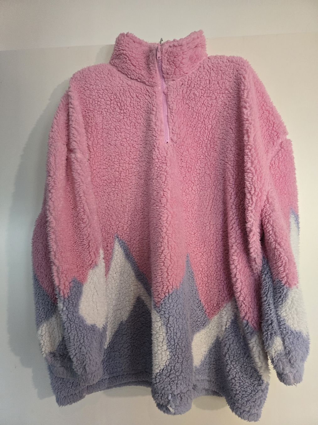 Maglioni & Felpe: Fleece-Pulli mit Berg-Design, Gr. L – Usato da Dübendorf venduto da Timulka