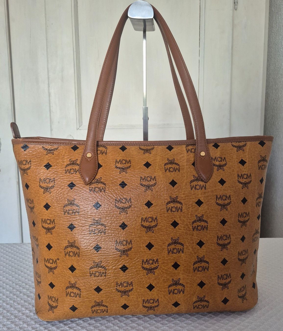 Mcm Sacs femmes: MCM Shopper Size M, mit Reißverschluss – D'occasion à Dottikon par Pega7 2