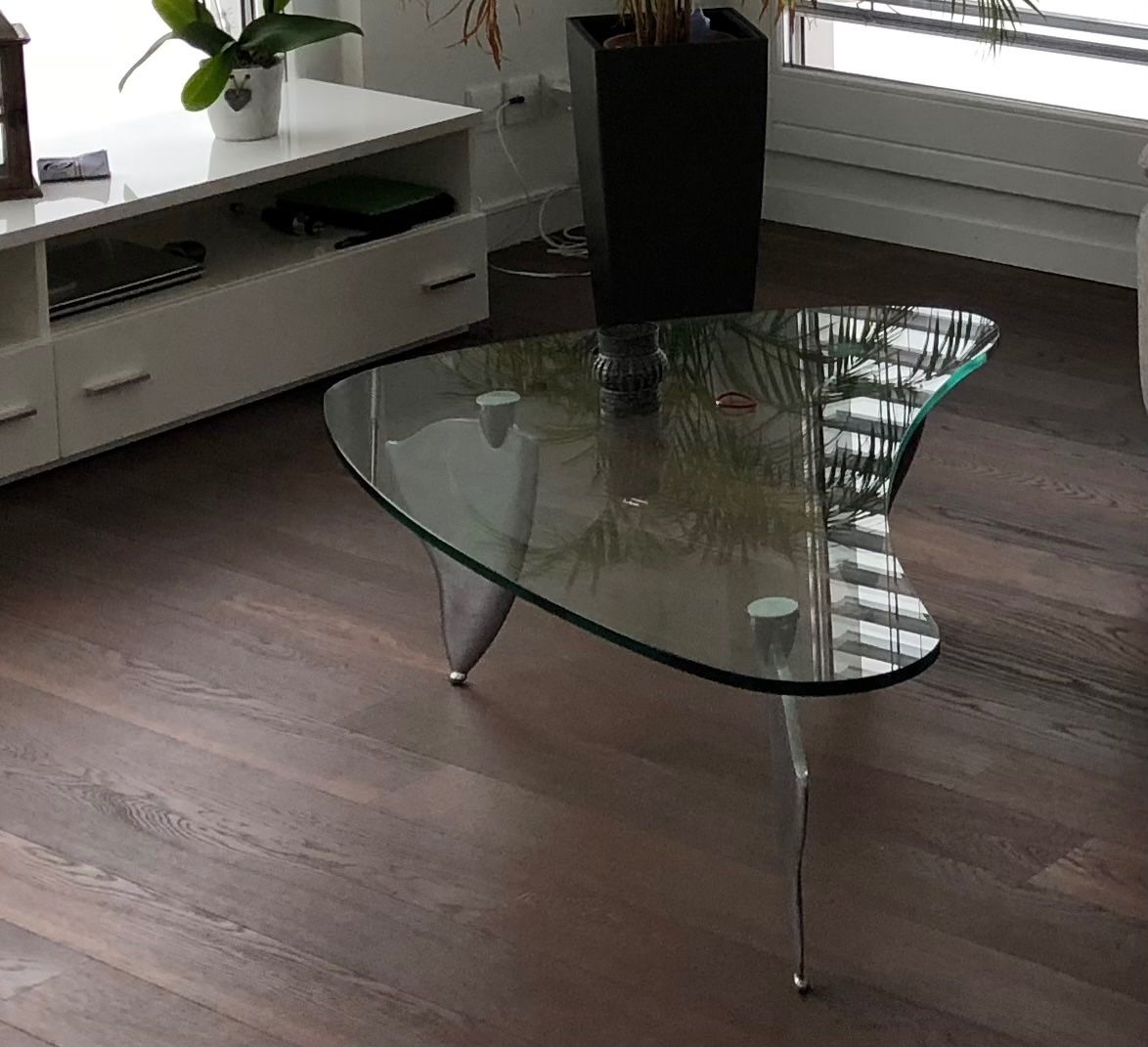 Bicchieri: Designer Glas Couchtisch, Nierenform – Usato da Wettingen venduto da Arela