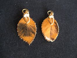 2 pendentifs pour boucle d'oreille feuille de rosier, neufs
