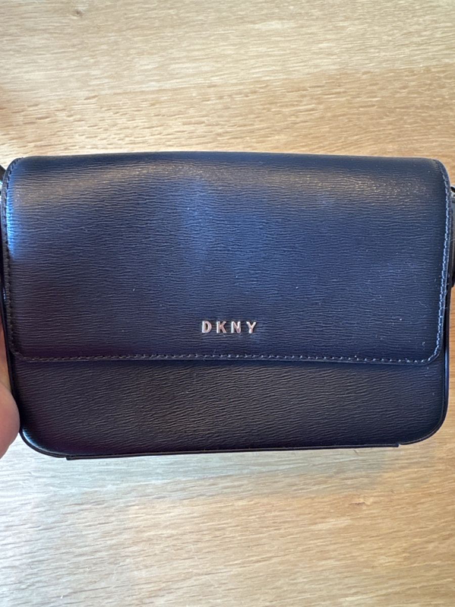 DKNY Borse da donna: DKNY Handtasche Schwarz, neuwertig, – Usato da Glarus venduto da P.Hegi 2