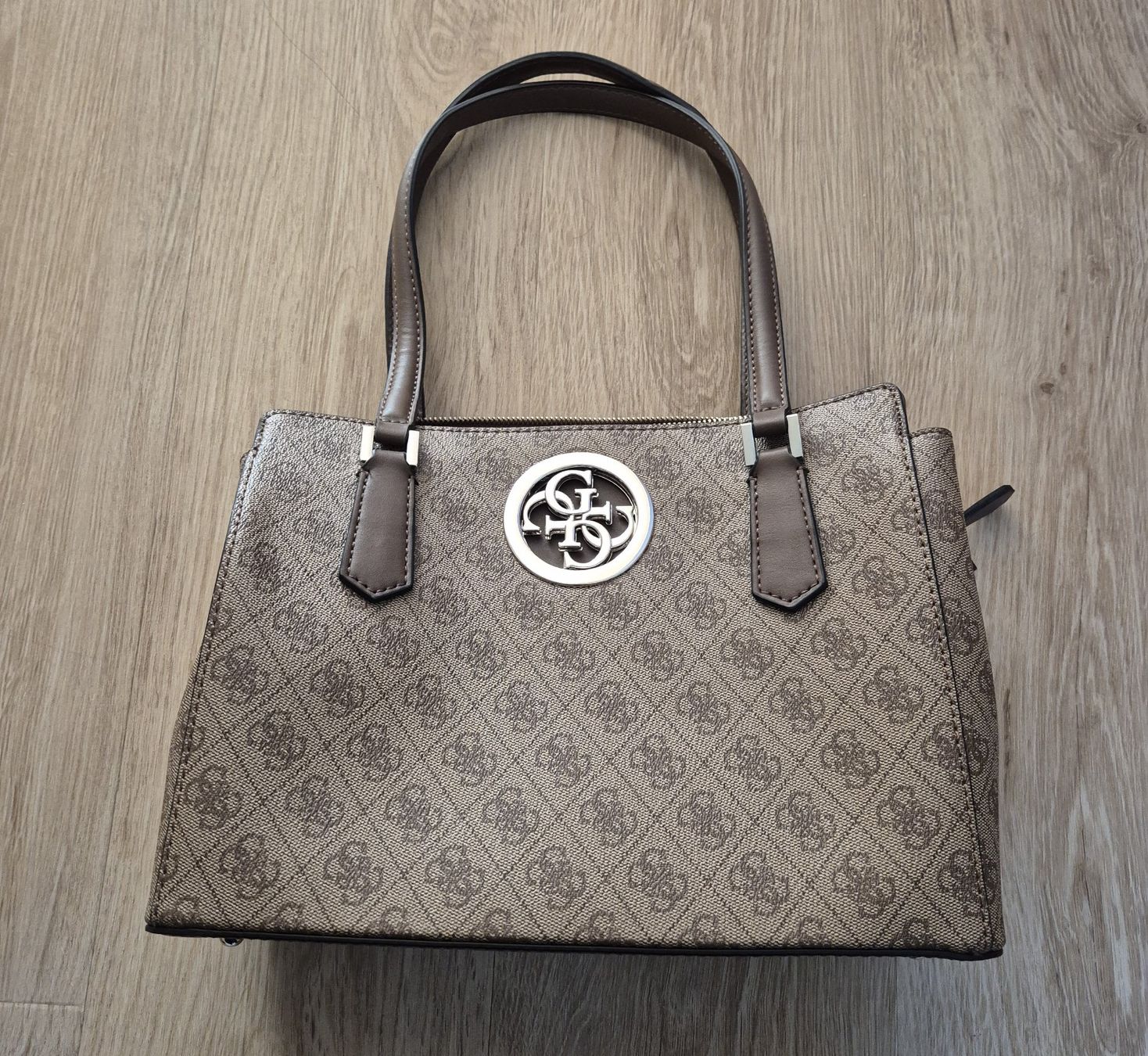 Guess Borse da donna: Guess Tasche – Usato da Zürich venduto da Peedo