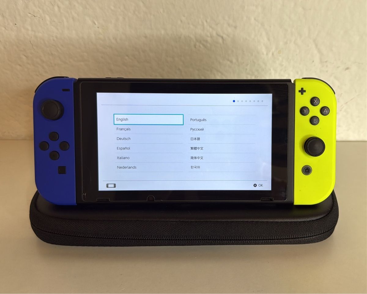 Nintendo Console: Nintendo Switch Konsole - with screen protector! – Usato da Ehrendingen venduto da bubulence 1