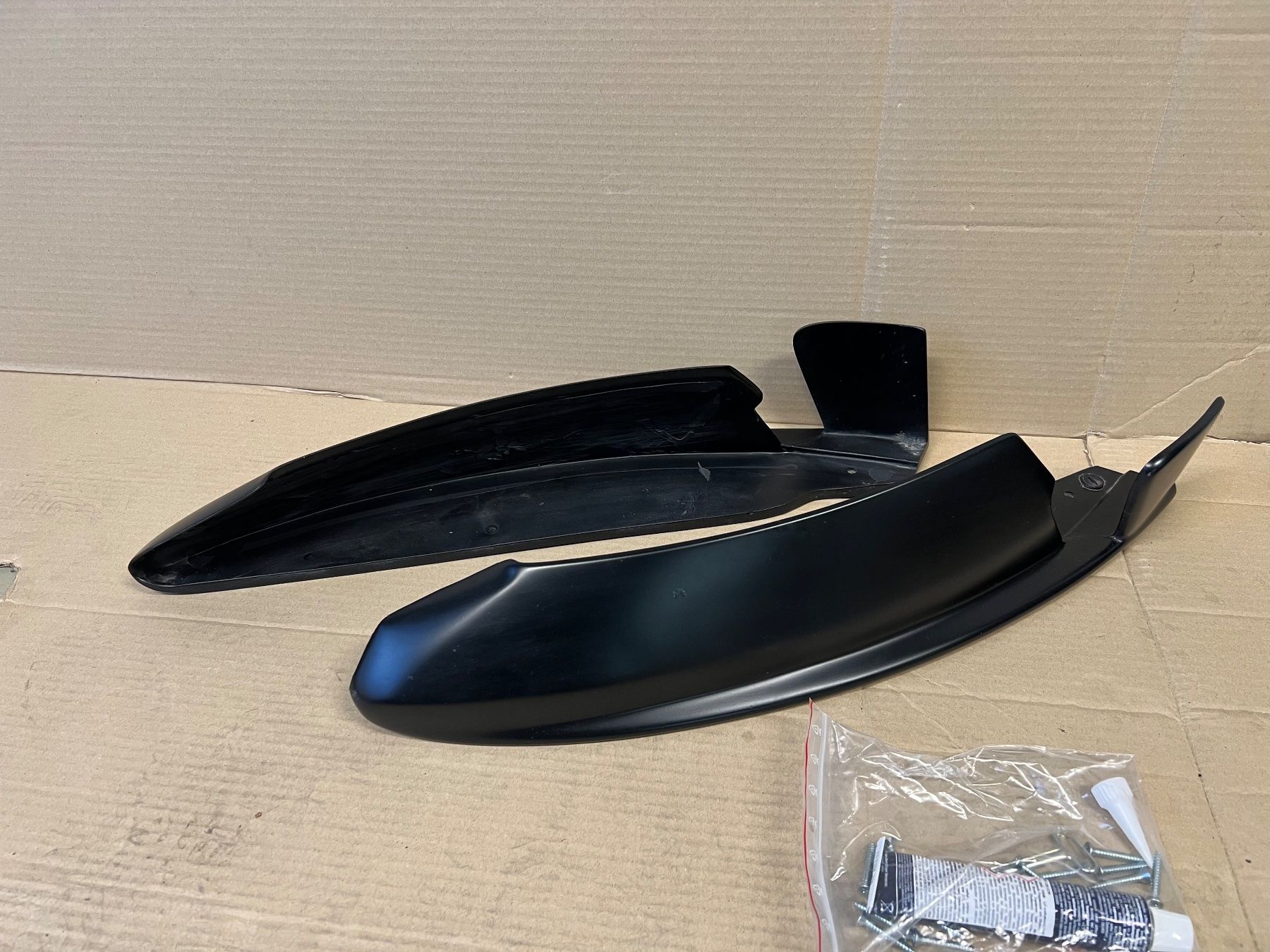 Toyota Toutes les pièces auto: Toyota GT-86 Frontflaps schwarz Drift Force Edition – D'occasion à Eglisau par Soulu 1