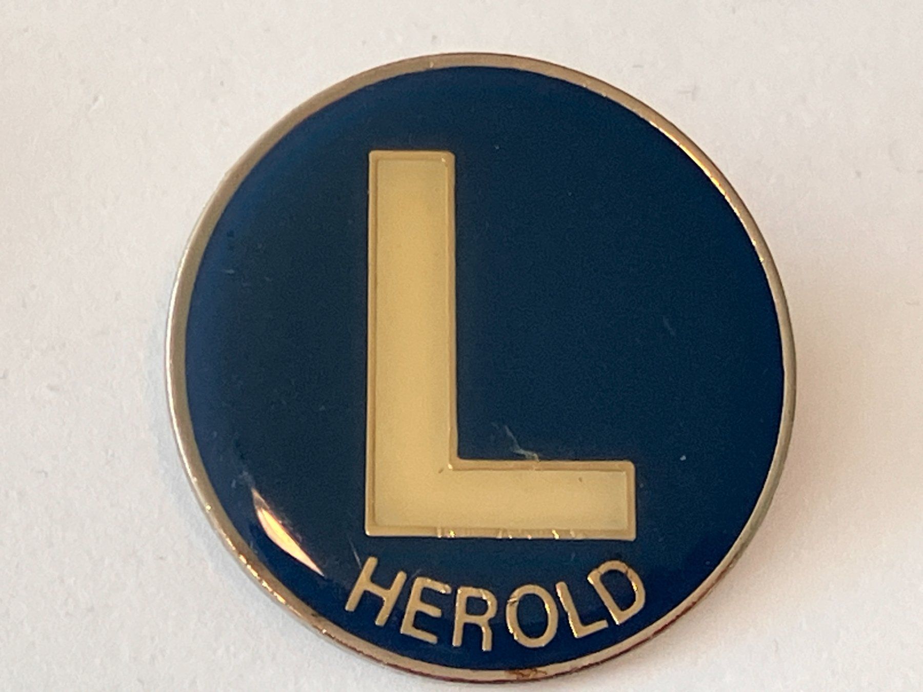 Placchette & Badge: 1 Pin L Herold – Usato da Basel venduto da djwwpp