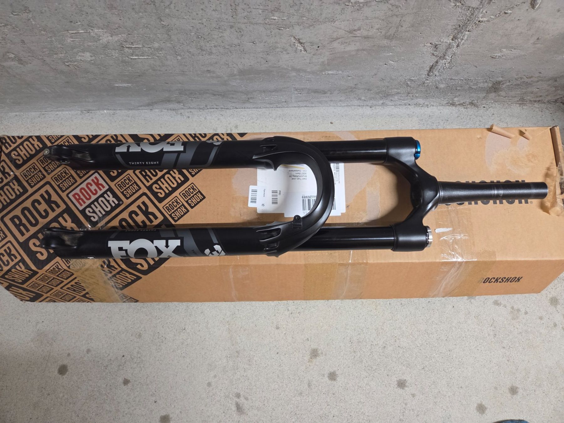 Fox Pezzi di ricambio: Fox 38 Performance – Usato da Bern venduto da Freeride001