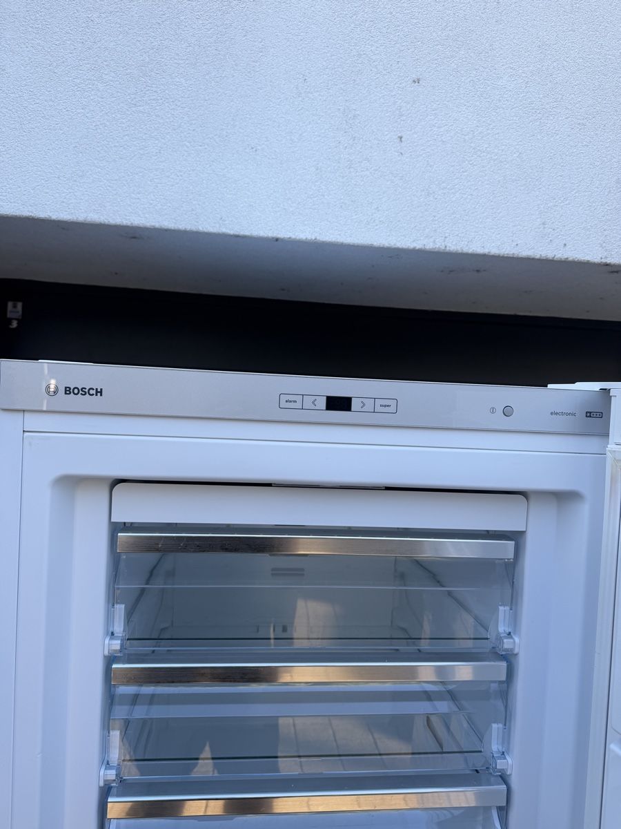 Bosch Congelatori: Bosch Tiekfühler A+++ Gefrierschrank – Usato da Arlesheim venduto da VD.HG 4
