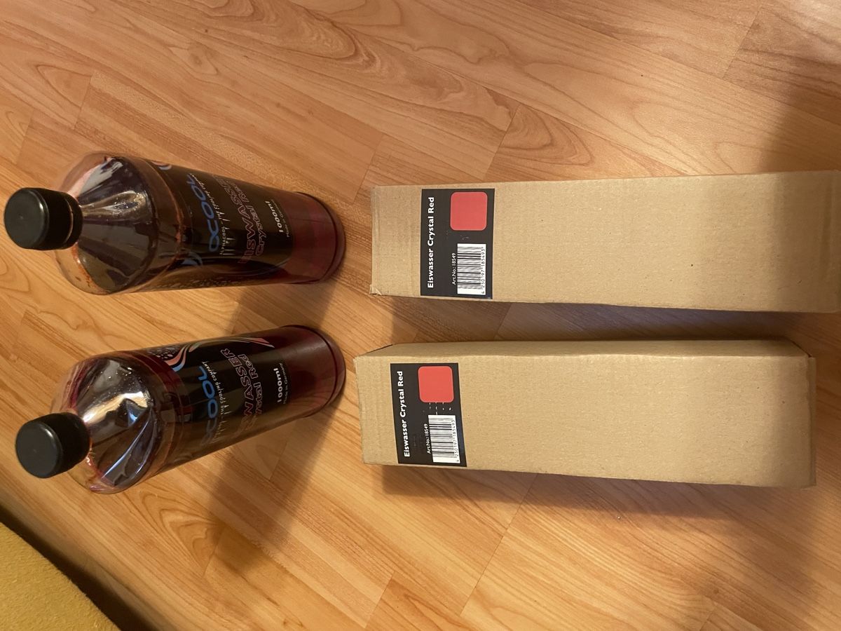PC: Alphacool Eiswasser Crystal Red (4x) – Nuovo (secondo la descrizione) da Winterthur venduto da Ala_Minor 1