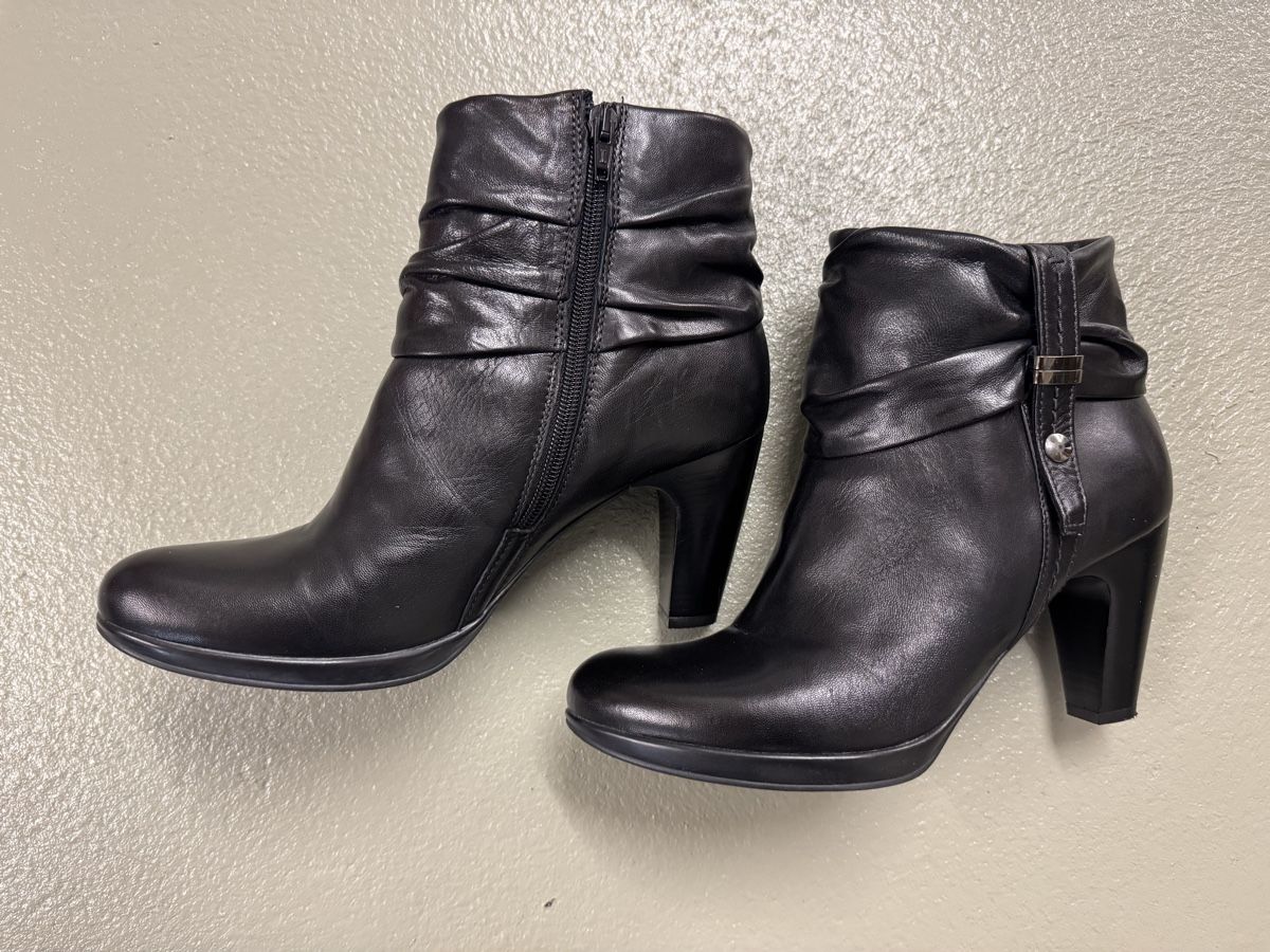 Scarpe da donna: Lederstiefel schwarz, Grösse 39, Damenschuh – Usato da Zürich venduto da Granitus250