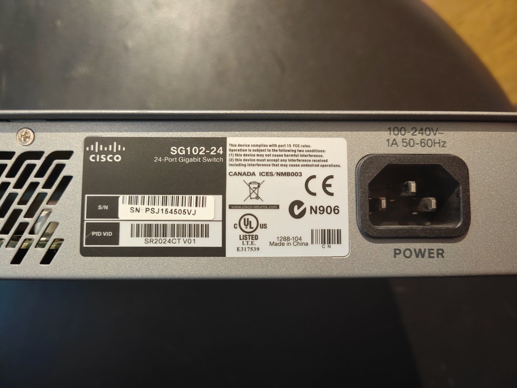 Cisco Hub & Switch: Switch RJ45 CISCO SG102-24 – Usato da Sion venduto da Bang-OlufsenSion 2