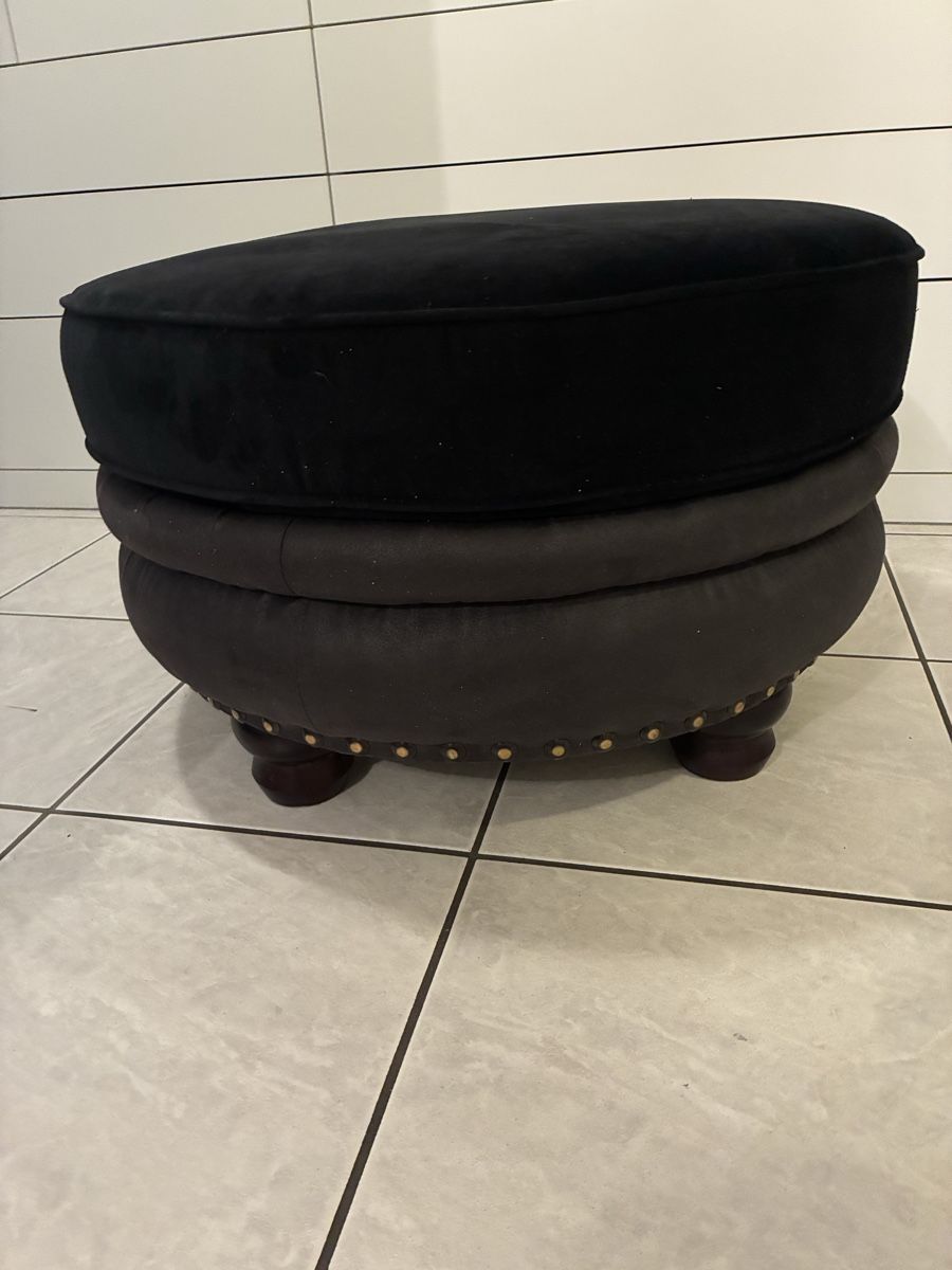 Sofas: Grosses Sofa inkl. Hocker – Neu (gemäss Beschreibung) aus Birrwil von chiara_valentina 2