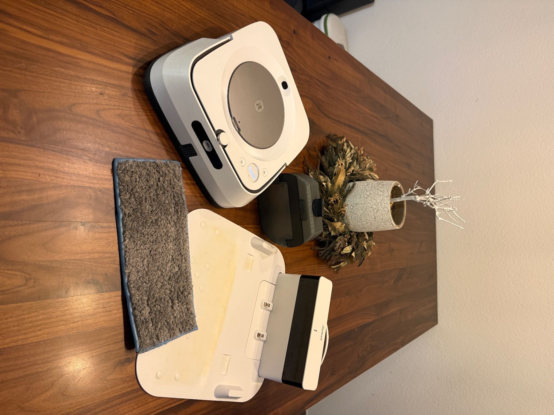 Irobot Staubsauger & Zubehör: Wischroboter Irobot – Gebraucht aus Staffelbach von kim_8pmk