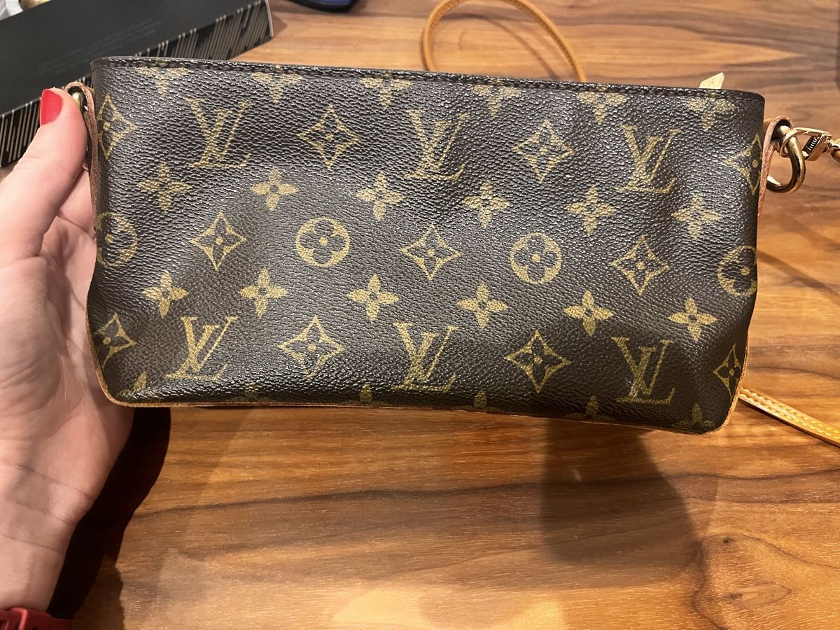 Louis Vuitton Borse: Louis Vuitton Umhängetasche Monogramm Canvas – Difettoso da Dotzigen venduto da White_Warrior
