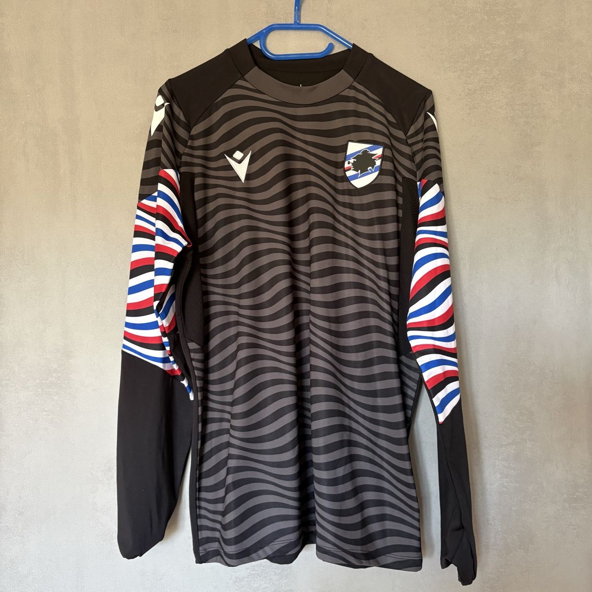 Maillots de corps & Pantalons: Sampdoria Genua Trikot Training Macron – D'occasion à Winterthur par LaBodega