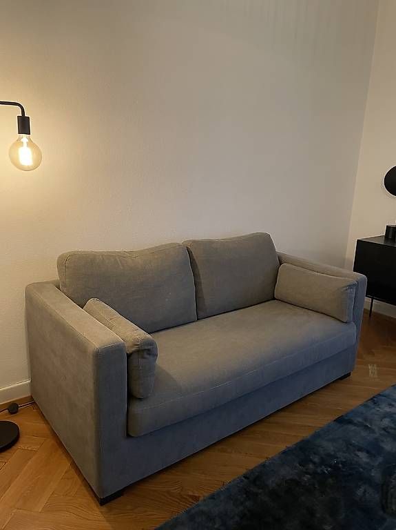 Divani: Canapé design gris 90 x 175 cm – Usato da Lausanne venduto da generation 2
