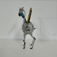 Verspielter Zebra-inspirierter Stifthalter