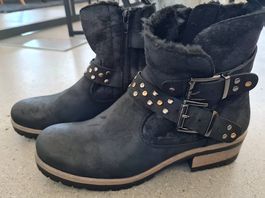Schwarze Winterboots Gr.39 mit Schnalle - Top Zustand!