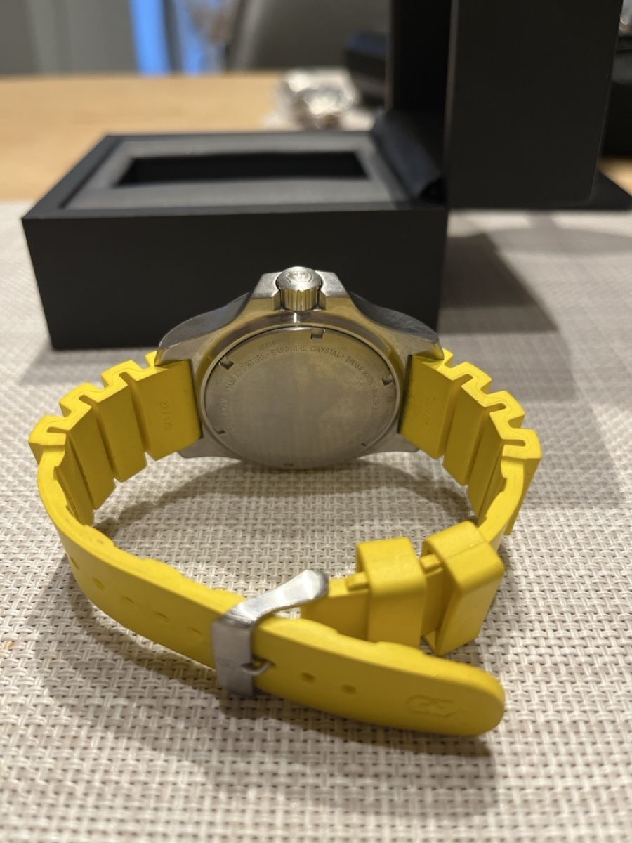 Victorinox Montres: Victorinox Professionell Diver 200m  – D'occasion à Rheineck par UhrenReinhardt 2