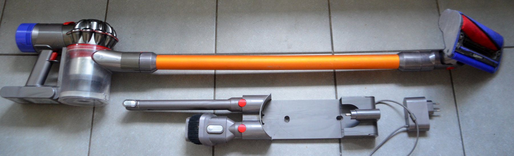 Dyson Aspirapolveri & Accessori: Staubsauger Dyson V8 aspirateur – Usato da Collonges venduto da arashee 1