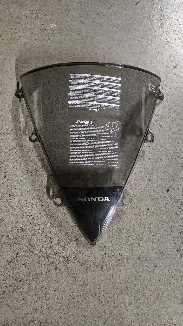 Honda Alle Motorradersatzteile: Frontscheibe + Kantenschutz Honda CBR 1000 – Gebraucht aus Biel/Bienne von Kokos4