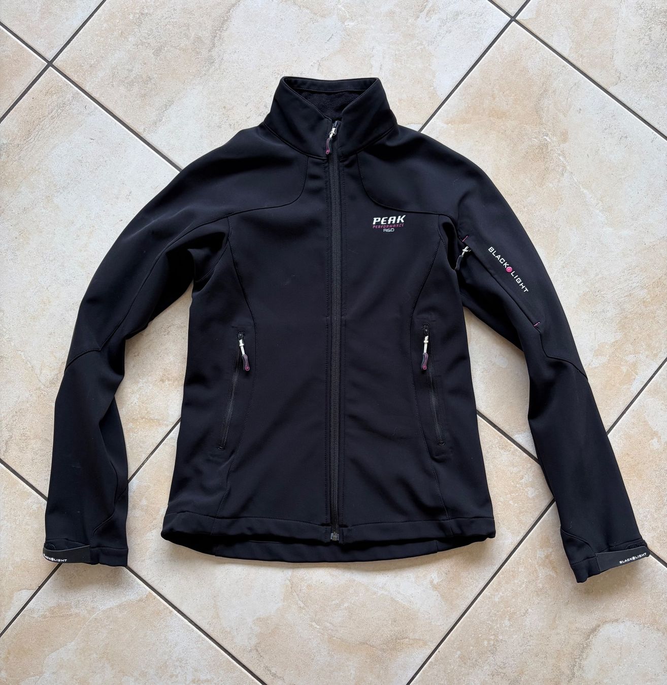 Peak Performance Jacken: Peak Performance Hardshelljacke Damen S schwarz – Gebraucht aus Brüttisellen von Fabiii.st
