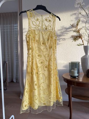 Hellgelbes Cocktailkleid Gr. 38