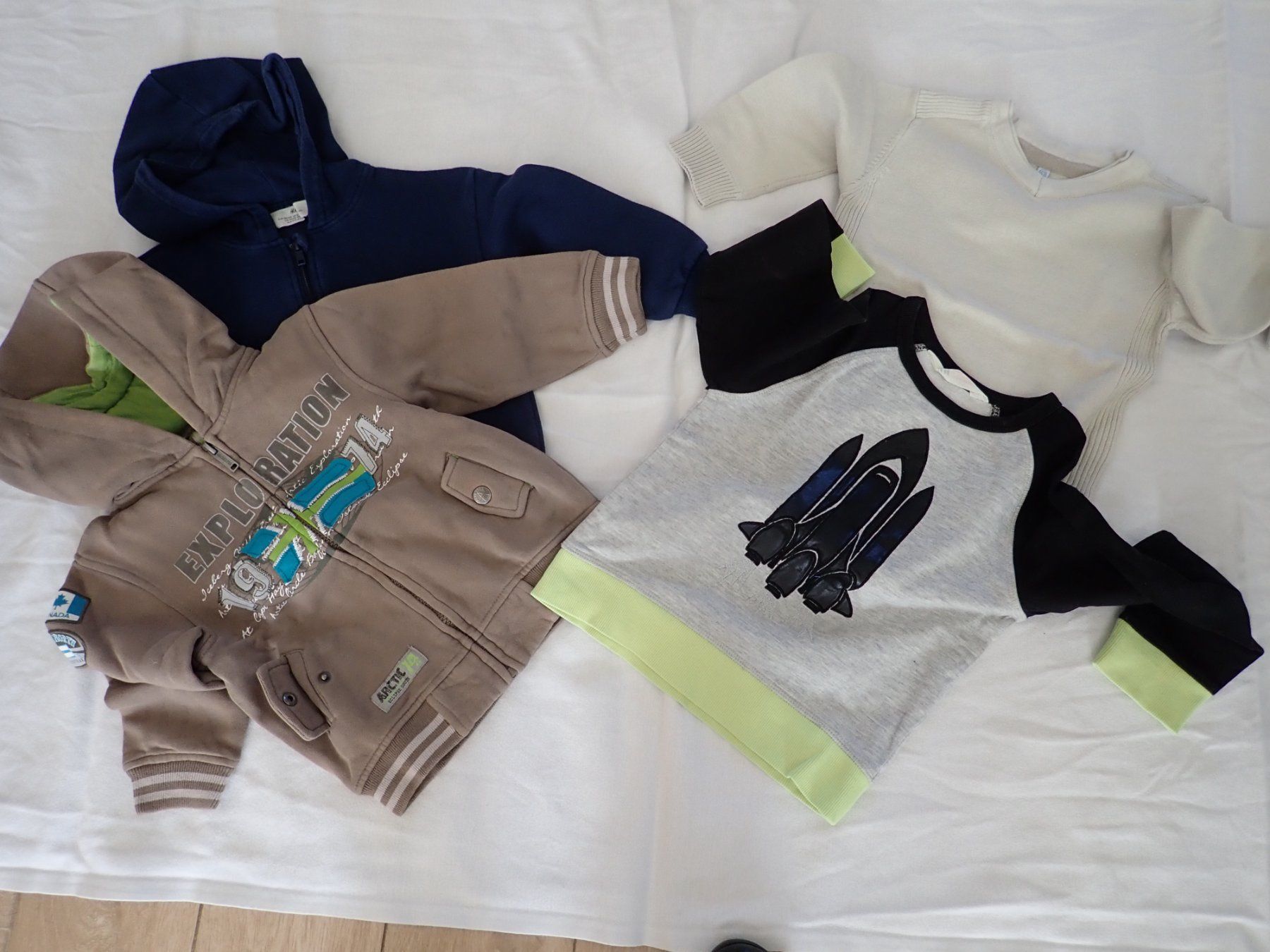 Lotti & Set di vestiti: Vêtements mi-saison garçon 98-a – Nuovo (secondo la descrizione) da Petit-Lancy venduto da camping_car 2