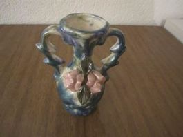 Vase mit rosa Blümchen