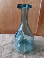 blaue Glas Flasche Karaffe mit Ausschank Rille