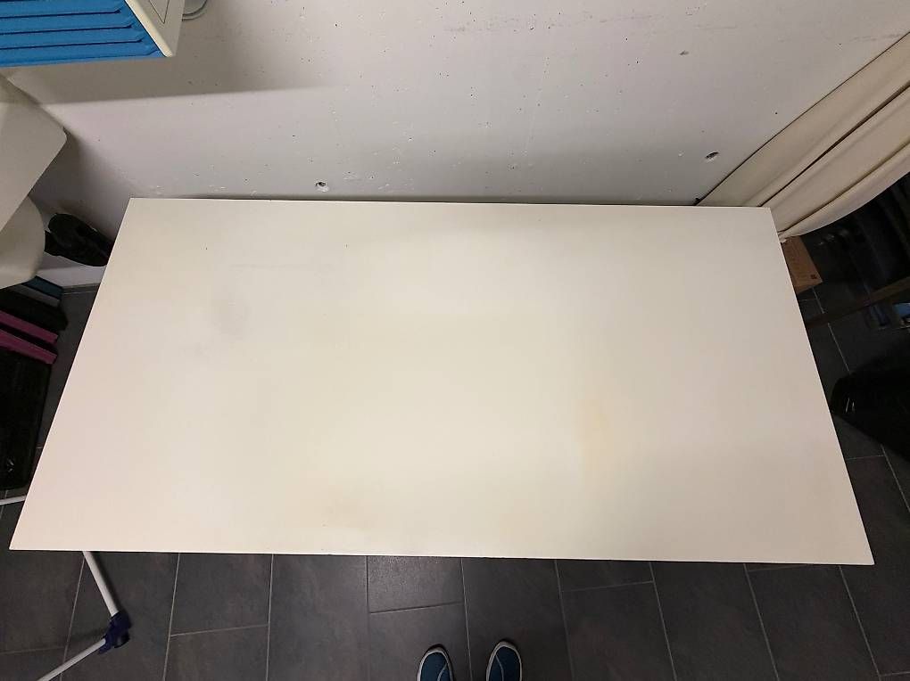 Scrivanie: IKEA Schreibtisch – Usato da Winkel venduto da breadfan17 2