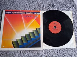 LEVEL 42     THE SUN GOES DOWN    12 MAXI SINGLE