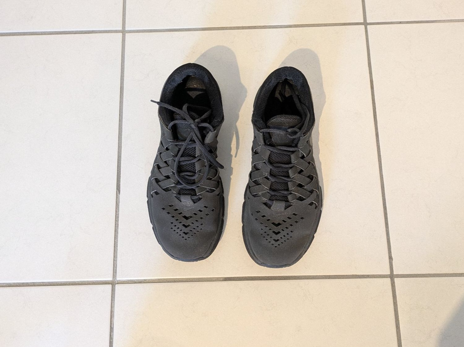 Nike Scarpe da uomo: Chaussures de courses Nike Lunar Fingertrap TR – Usato da Bourguillon venduto da sellerfromtheweb