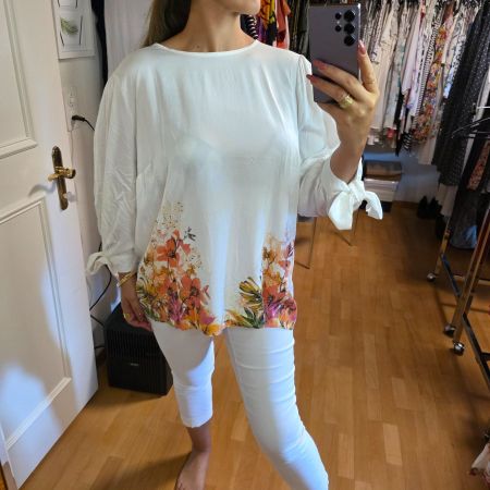 Wunderschöne Damenbluse in Größe L/ XL – stilvoll, feminin