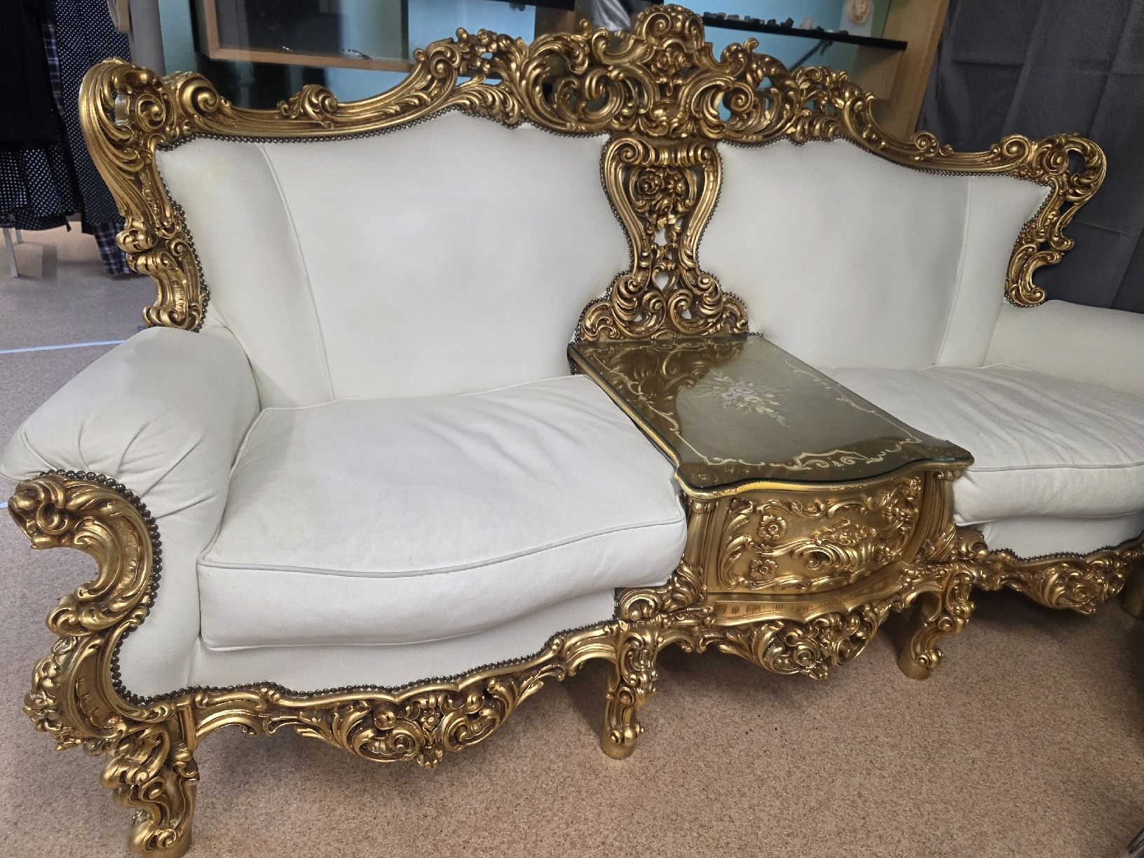 Divani: Barok Gold Sofa 2er  – Usato da Holderbank AG venduto da ink_6l2d 6
