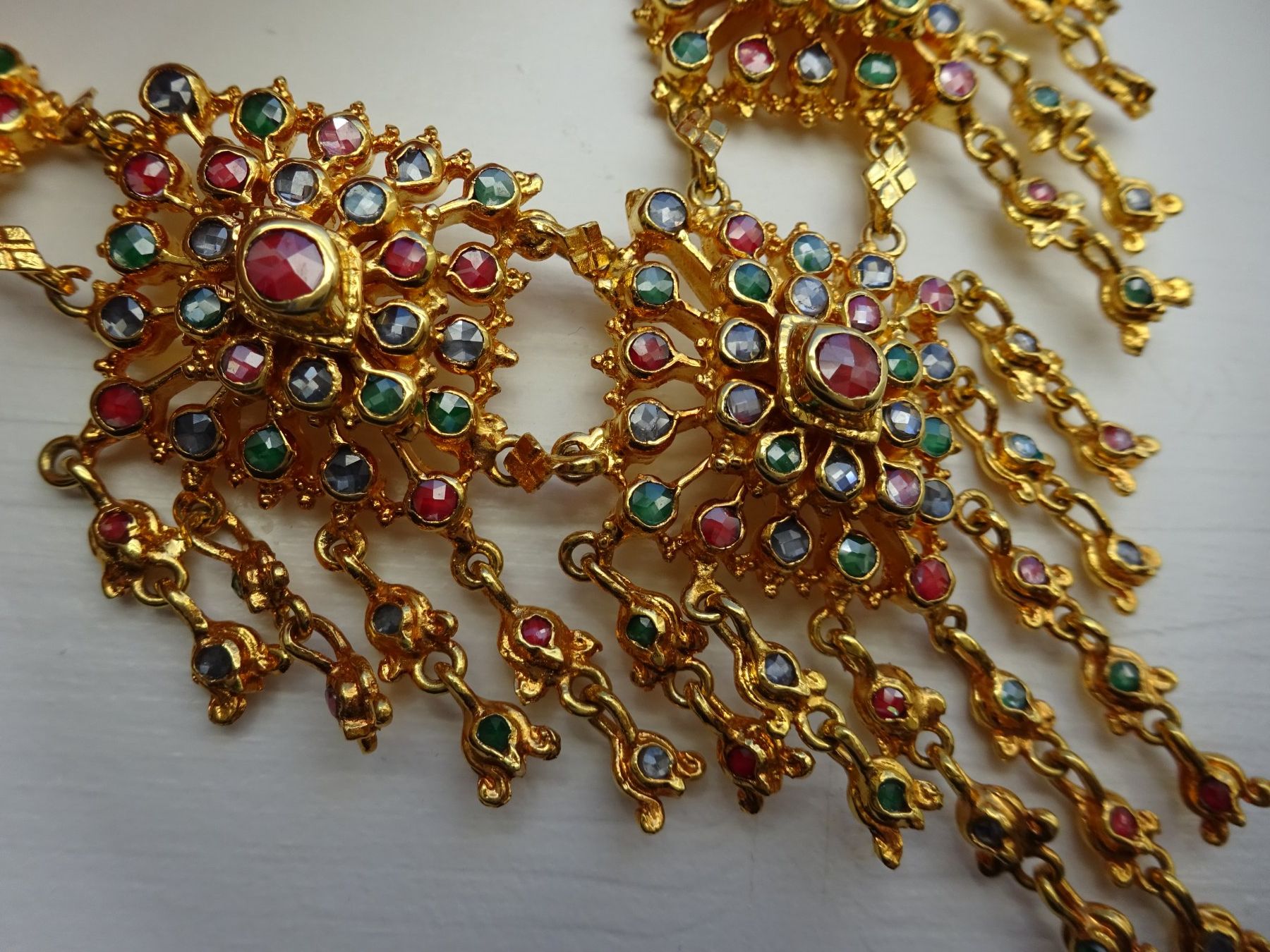Catenine: Glitzer Collier / Kambotscha Tracht – Usato da Esslingen venduto da FetteSchnecke 4