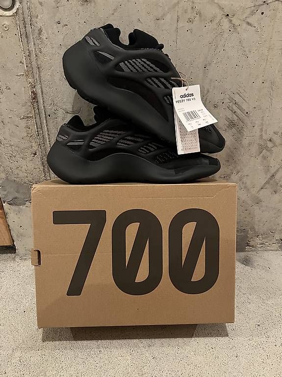 Scarpe da uomo: Yeezy 700 – Usato da Zürich venduto da baj_7tbs