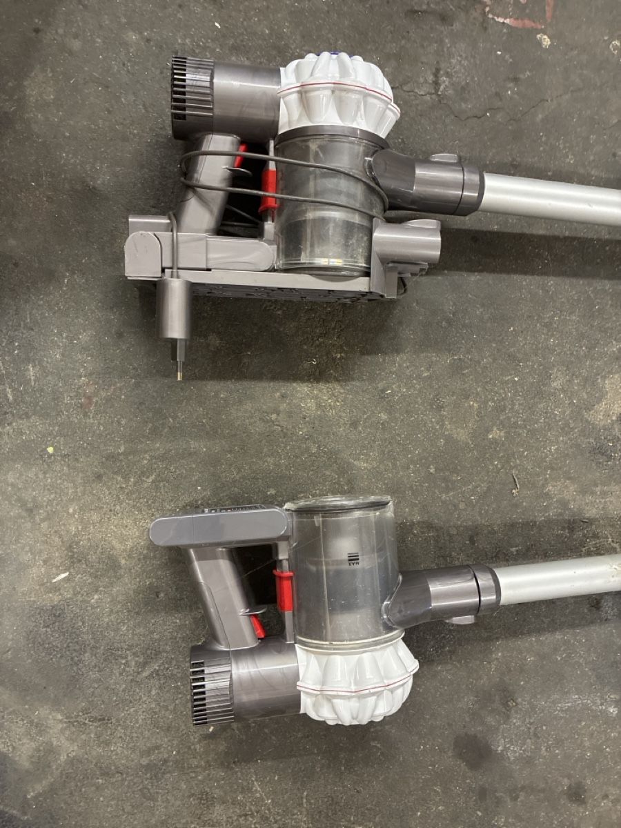 Aspirateurs & Accessoires: Dyson Staubsauger defekt  – Défectueux à Laufen par c44 1