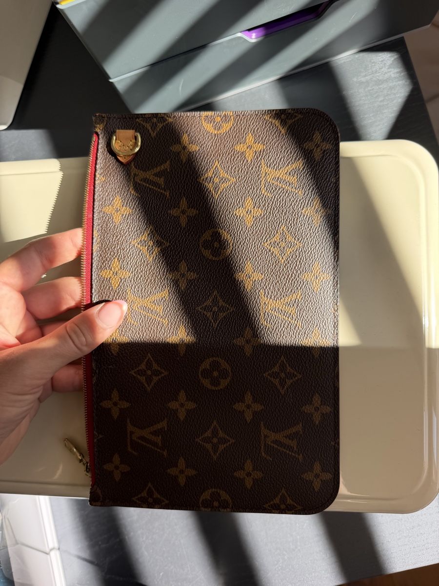 Louis Vuitton Sacs femmes: Louis Vuitton Neverfull Pochette Monogram – Neuf (Voir description) à Wolfhausen par leaze 3