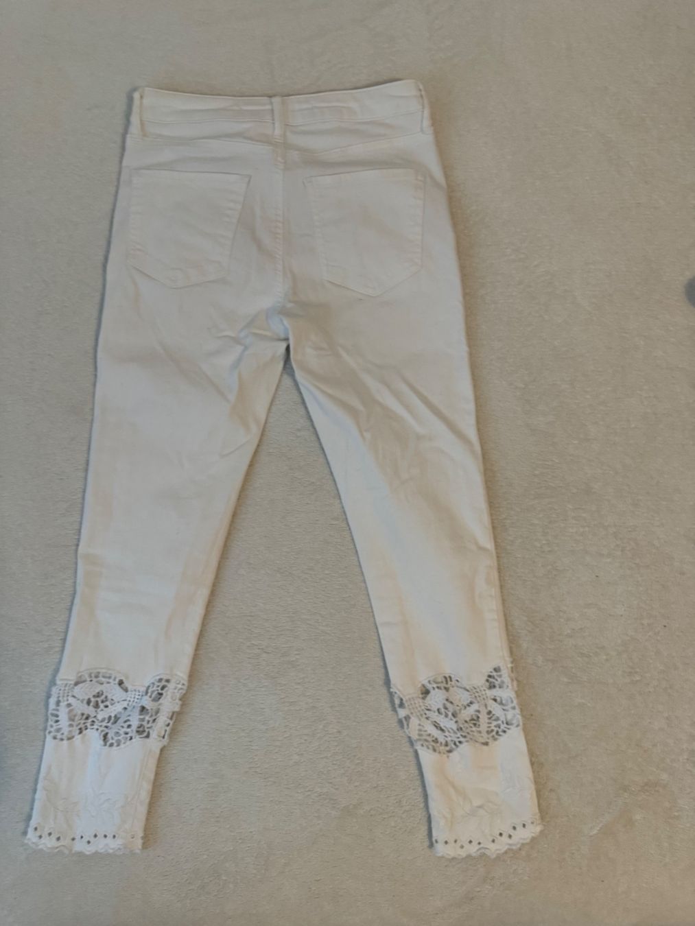 Pantaloni: Weisse Sommer Jeans mit Spitze, Grösse 28 – Usato da kloten venduto da Sneki5 1