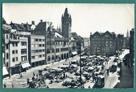 Basel, Rathaus, Marktplatz, belebt, 1958, gelaufen