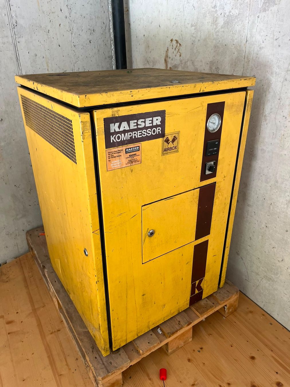 Compresseurs: Kaeser Airbox Schraubenkompressor. – D'occasion à Affeltrangen par AutoZentrumAG 5